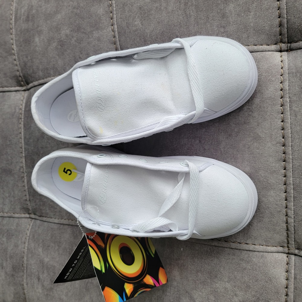NWT Heelys White Kids Skate Sneaker Shoes Size 5